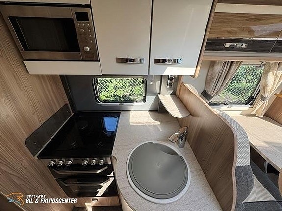 Swift Toscane 794 QB Solpanel / 3850kg 7 of 20
