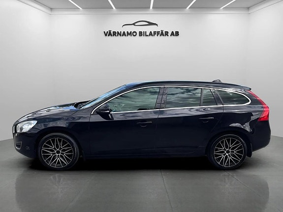 Volvo V60 2 of 5