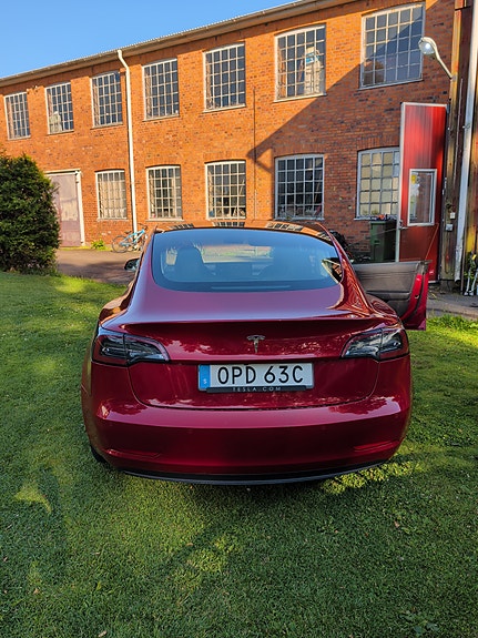 Tesla Model 3 3 of 5