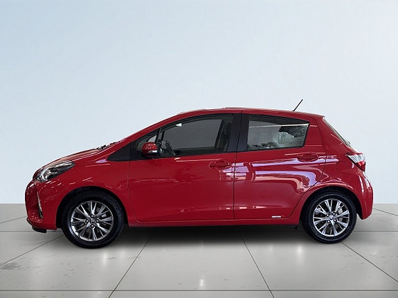Toyota Yaris 4 of 5