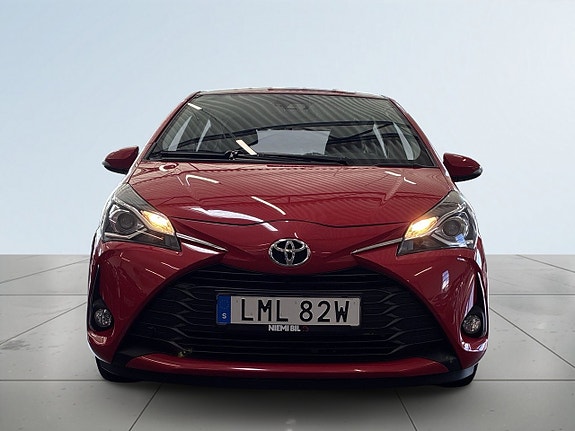 Toyota Yaris 2 of 5