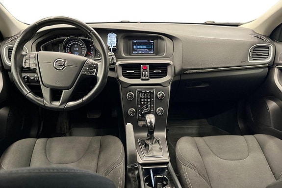Volvo V40 Cross Country 13 of 26