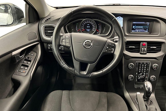 Volvo V40 Cross Country 12 of 26
