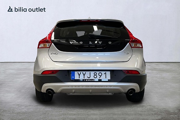Volvo V40 Cross Country 5 of 26