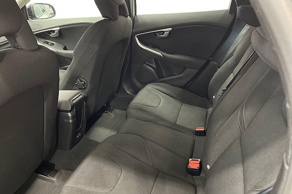 Volvo V40 Cross Country 21 of 26