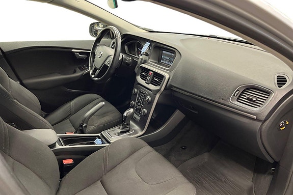 Volvo V40 Cross Country 15 of 26