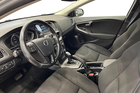 Volvo V40 Cross Country 11 of 26