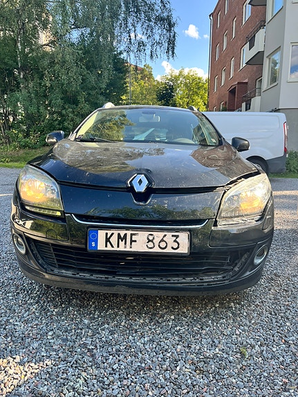 Renault Megane III 3 of 5