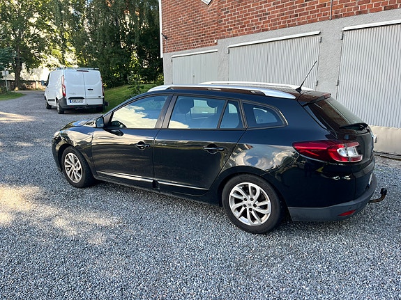 Renault Megane III 2 of 5