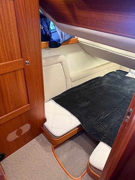 Nord West 420 Flybridge – 2008 - IPS 600 - Dockmate 19 of 28