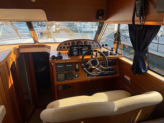 Nord West 420 Flybridge – 2008 - IPS 600 - Dockmate 16 of 28