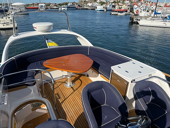 Nord West 420 Flybridge – 2008 - IPS 600 - Dockmate 13 of 28