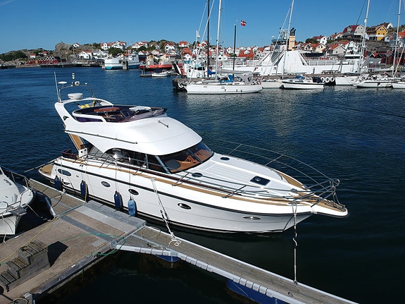 Nord West 420 Flybridge – 2008 - IPS 600 - Dockmate 3 of 28