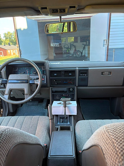 Nissan Laurel 3 of 5