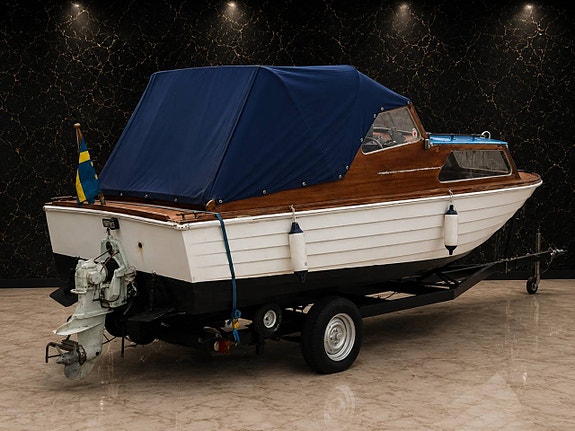 Klassisk träbåt med Volvo Penta 50 hk. Trailer Ingår 3 of 4