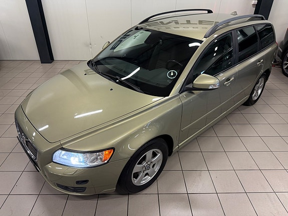Volvo V50 2 of 5
