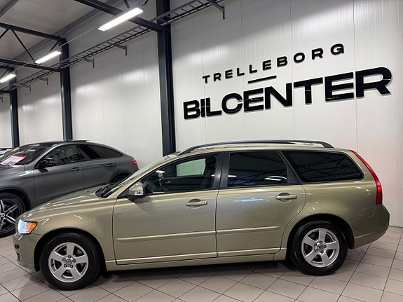 Volvo V50 3 of 5