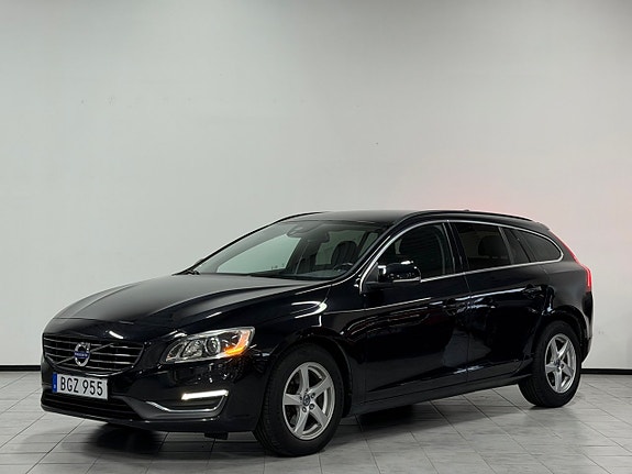 Volvo V60 2 of 5