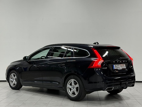 Volvo V60 4 of 5