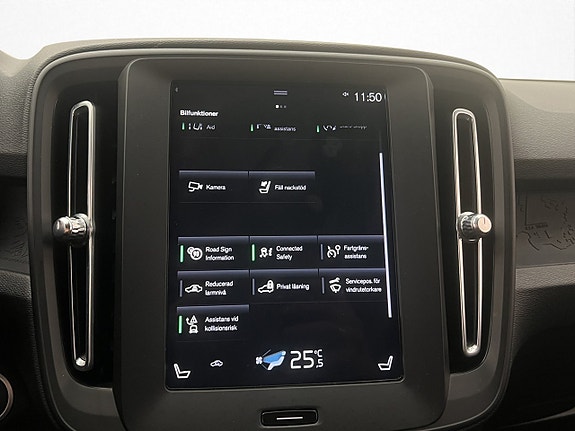 Volvo XC40 21 of 30