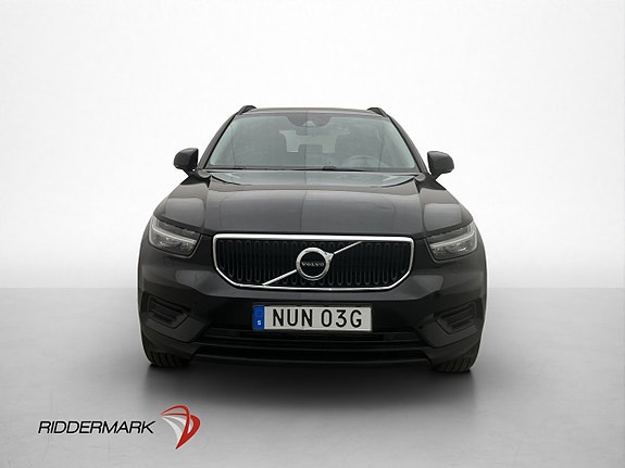 Volvo XC40 2 of 30