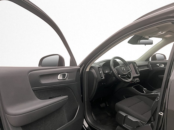 Volvo XC40 9 of 30
