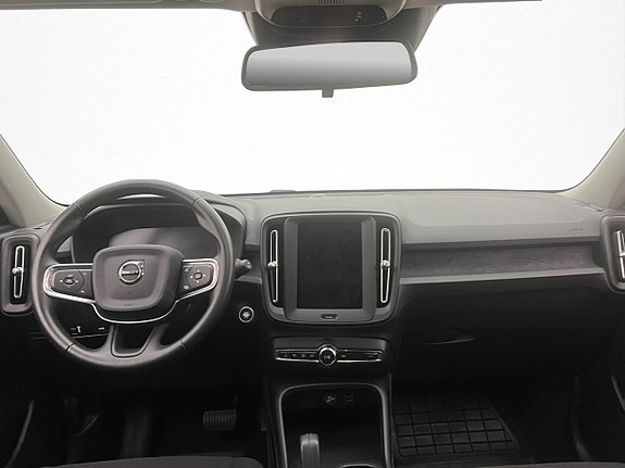 Volvo XC40 17 of 30