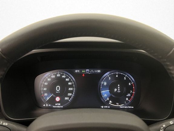 Volvo XC40 14 of 30