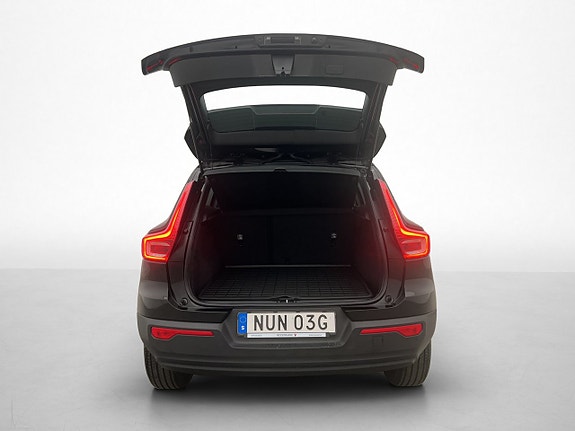 Volvo XC40 27 of 30