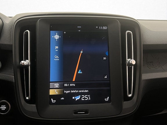 Volvo XC40 18 of 30