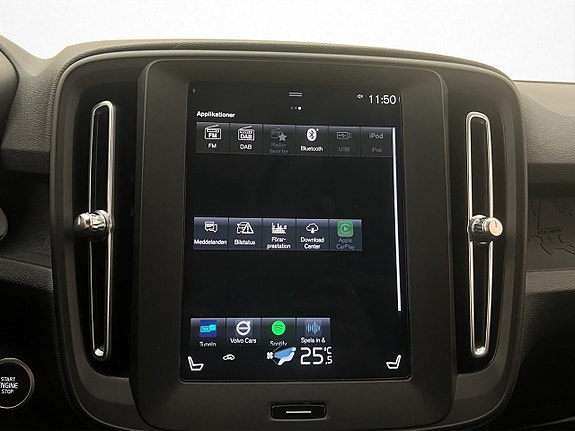 Volvo XC40 19 of 30