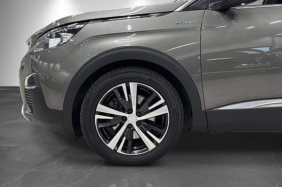 Peugeot 3008 2 of 5