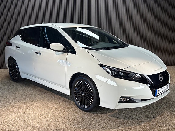 Nissan Leaf 3 of 5