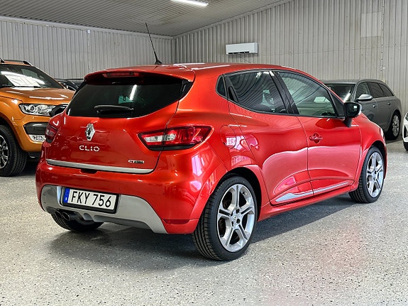 Renault Clio 6 of 30
