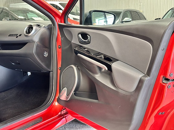 Renault Clio 16 of 30