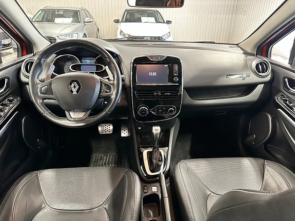 Renault Clio 19 of 30