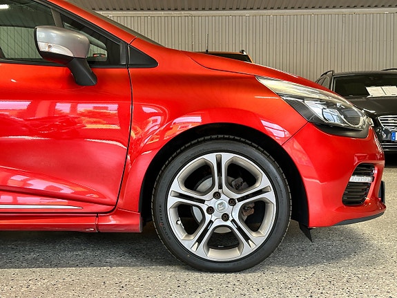 Renault Clio 8 of 30