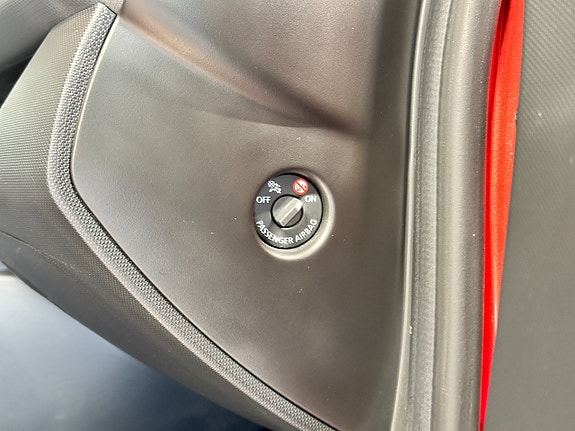 Renault Clio 14 of 30