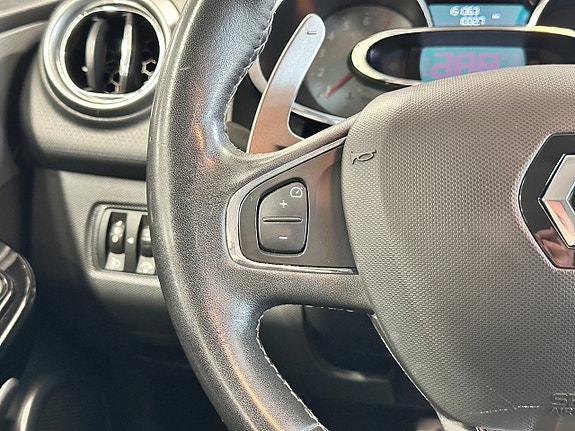 Renault Clio 20 of 30