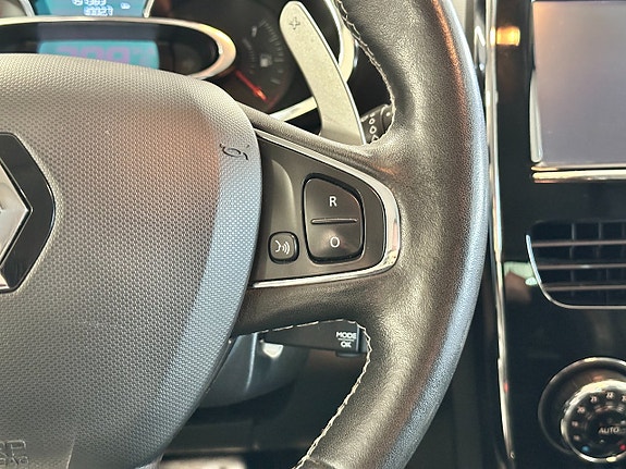 Renault Clio 21 of 30