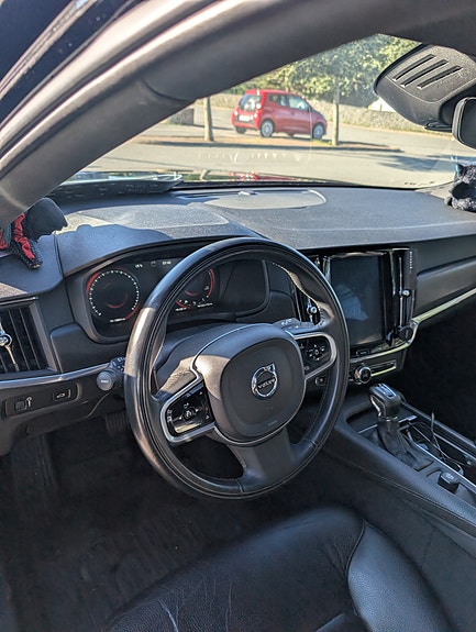 Volvo V90 2 of 5