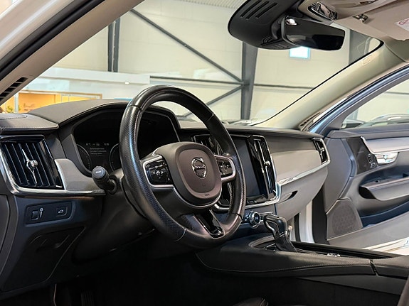 Volvo V90 Cross Country 11 of 17