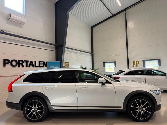 Volvo V90 Cross Country 4 of 5
