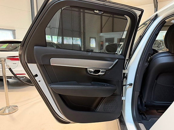 Volvo V90 Cross Country 15 of 17