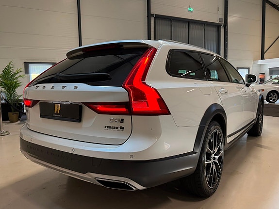 Volvo V90 Cross Country 8 of 17