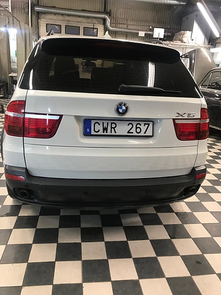 BMW X5 3 of 7