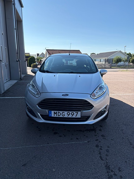 Ford Fiesta 3 of 5