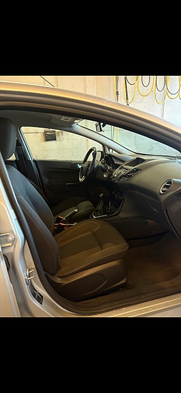 Ford Fiesta 6 of 8
