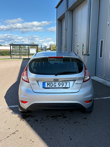 Ford Fiesta 4 of 5