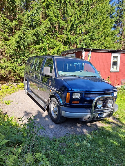 Chevrolet Express 2500 4 of 5